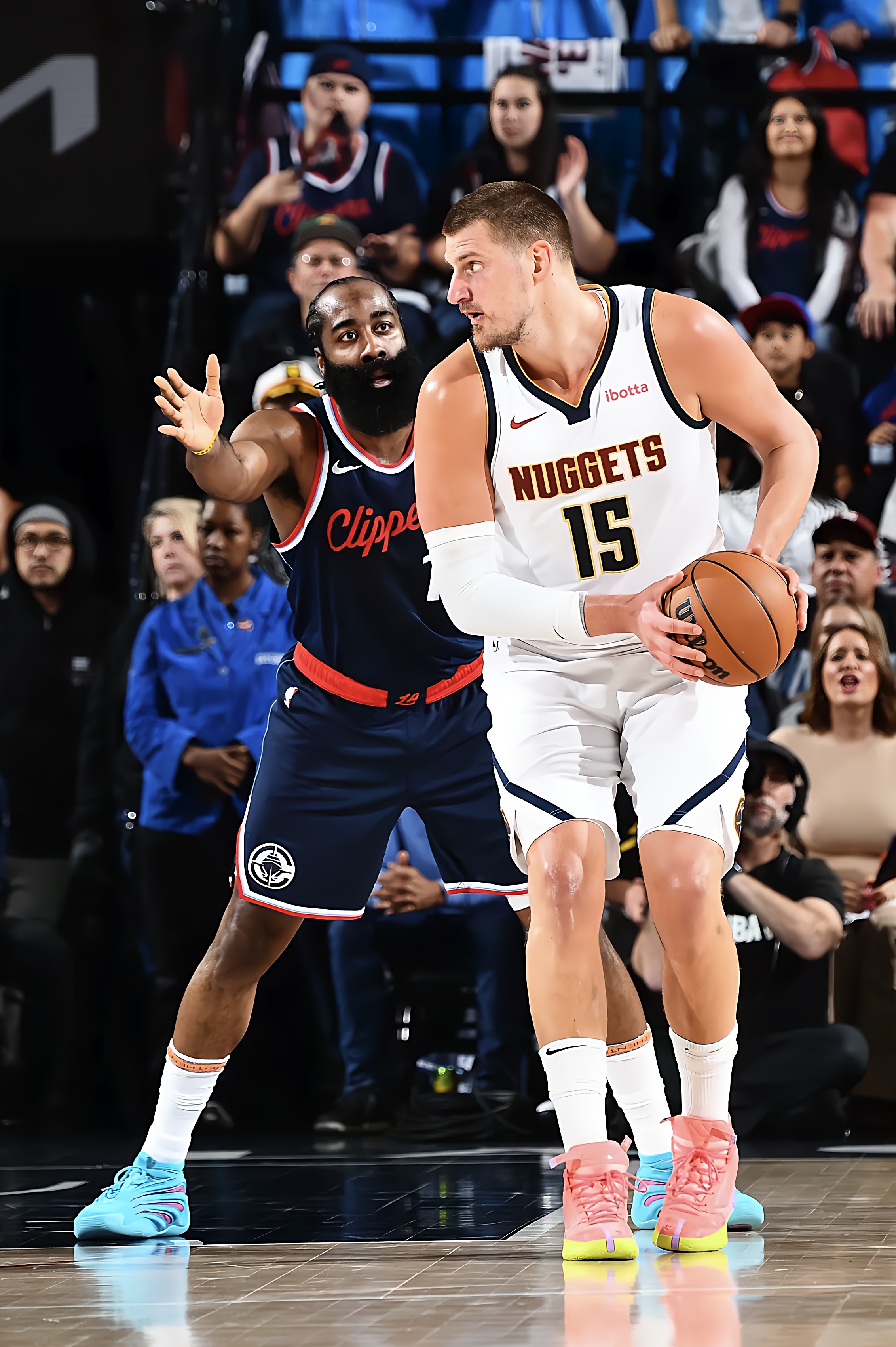 开云体育-欧篮联赛程吃紧,洛杉矶快船今晚手感冰凉,底气十足,身体对抗强度拉满的简单介绍